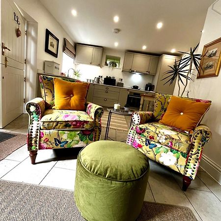 Flower Cottage By Ludlow Castle With Onsite Parking المظهر الخارجي الصورة