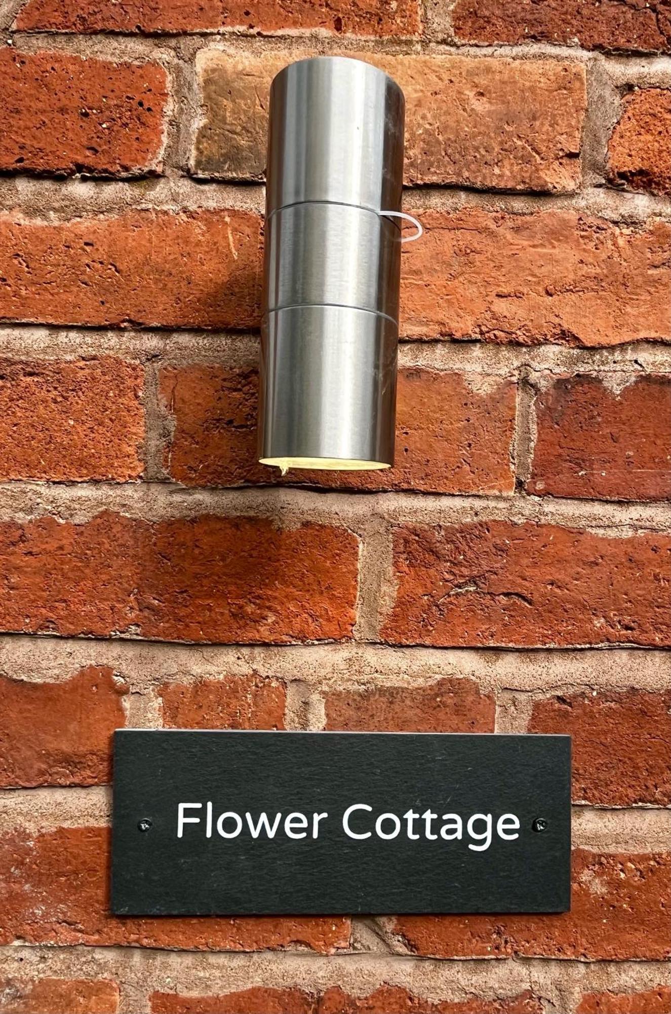 Flower Cottage By Ludlow Castle With Onsite Parking المظهر الخارجي الصورة